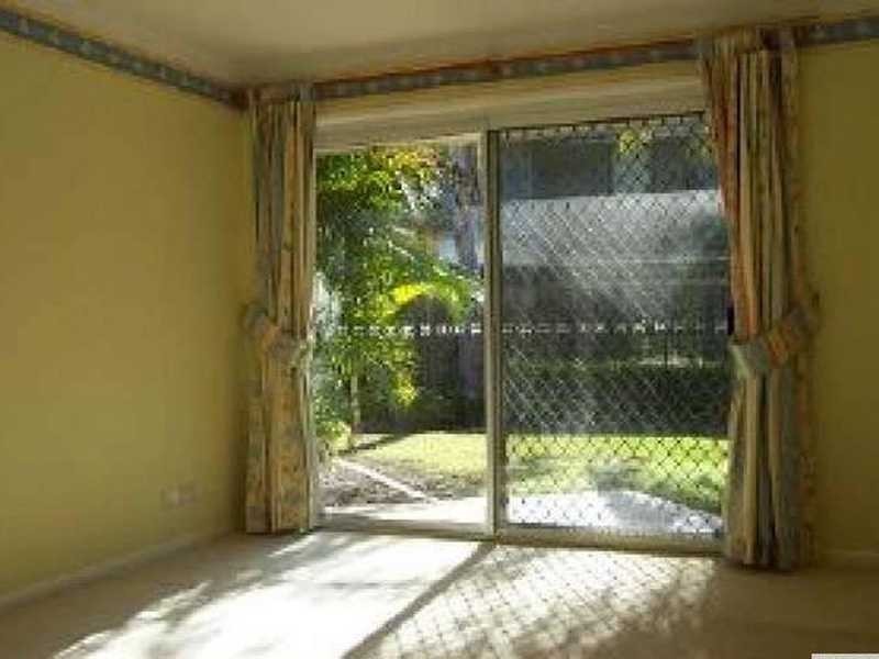 10 Taralye Place, Chapel Hill QLD 4069