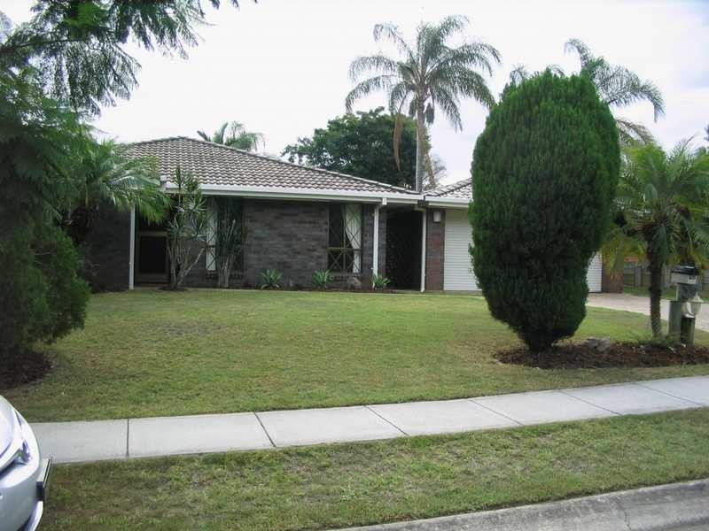 48 Tillbrook St, Chapel Hill QLD 4069