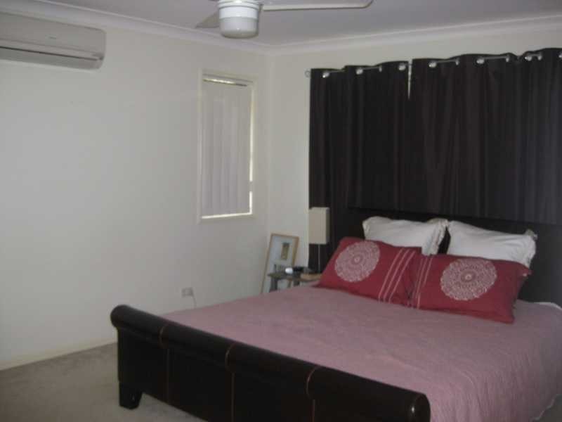 36 Golden Crest Place, Bellbowrie QLD 4070