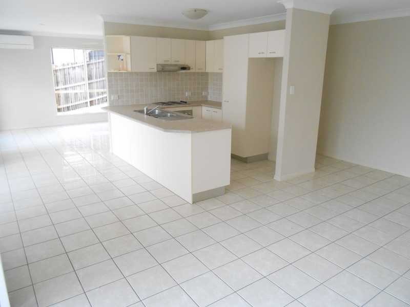 54 Lagoon Cres, Bellbowrie QLD 4070