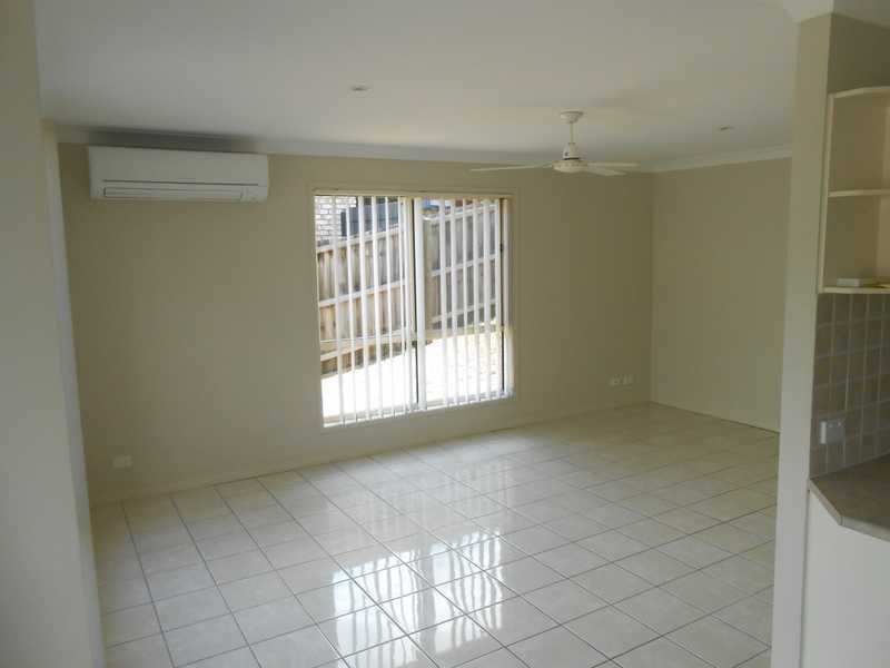 54 Lagoon Cres, Bellbowrie QLD 4070