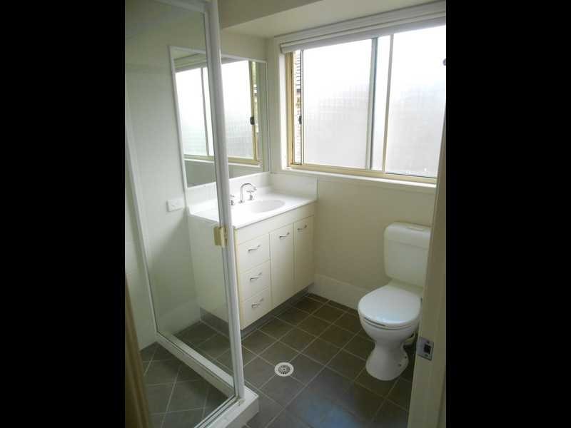 54 Lagoon Cres, Bellbowrie QLD 4070