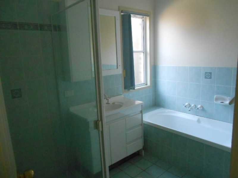 7a Jewel Street, Kenmore QLD 4069