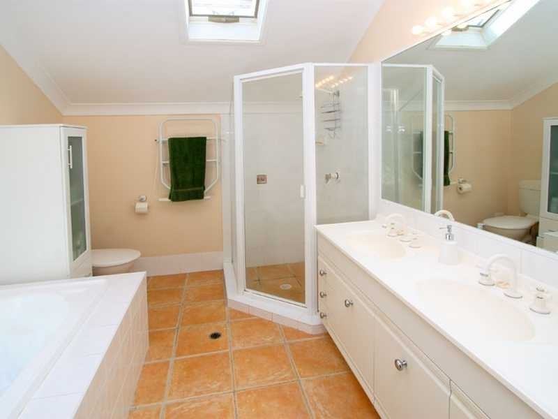 Brookfield QLD 4069
