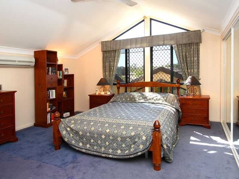Brookfield QLD 4069