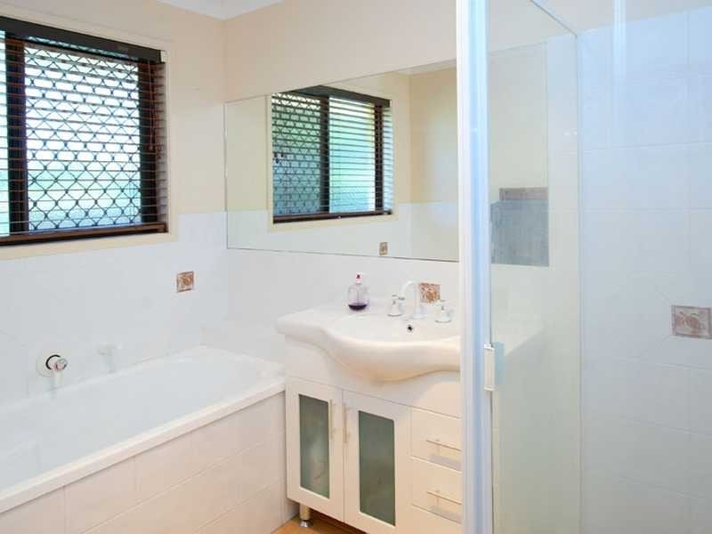 Brookfield QLD 4069