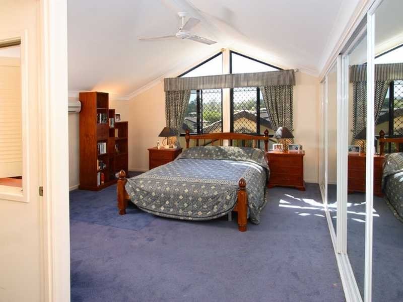 Brookfield QLD 4069