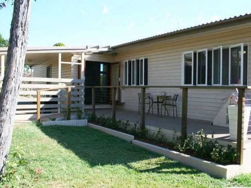 5 Lowanna Street, Kenmore QLD 4069