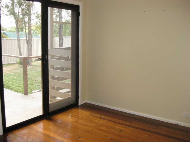 5 Lowanna Street, Kenmore QLD 4069