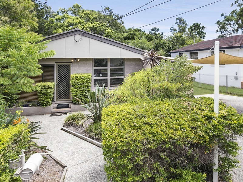 13 Meagan Street, Kenmore QLD 4069