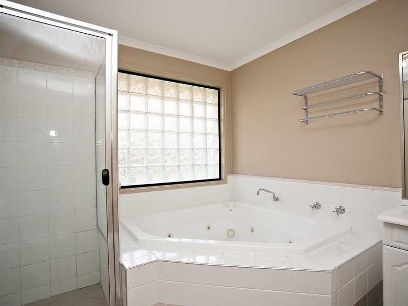 4 McPherson Court, North Lakes QLD 4509