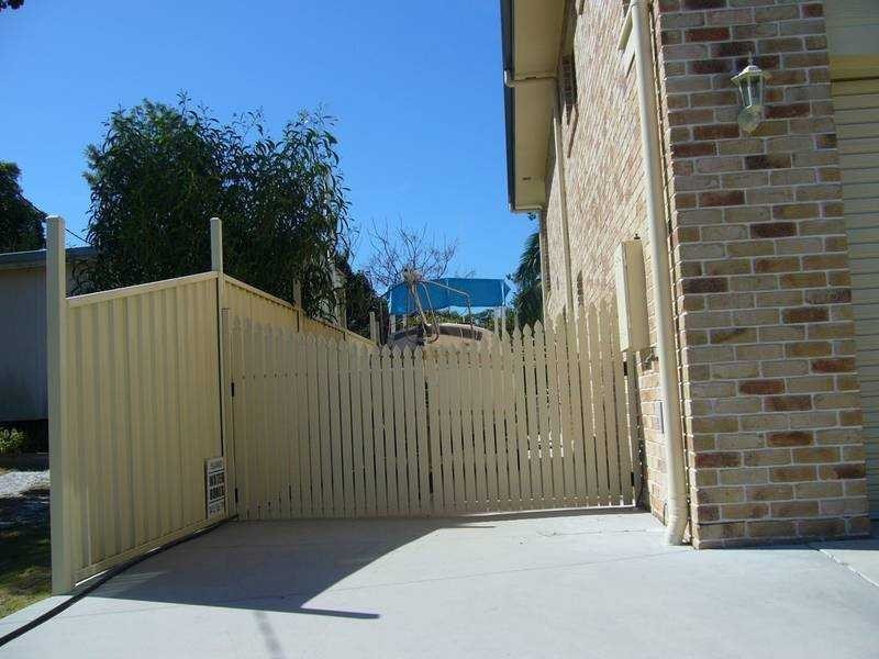 5 HUTCHINSON ST, Woorim QLD 4507