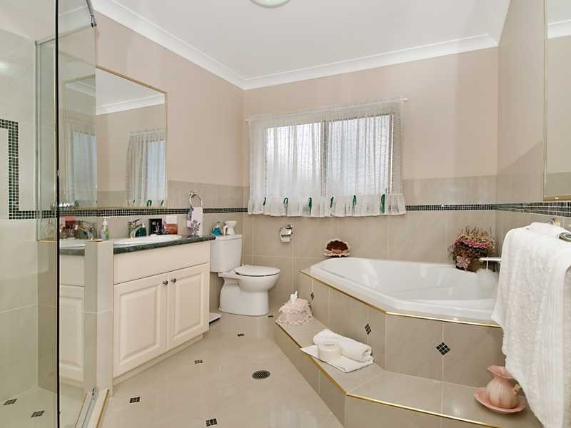 5 HUTCHINSON ST, Woorim QLD 4507