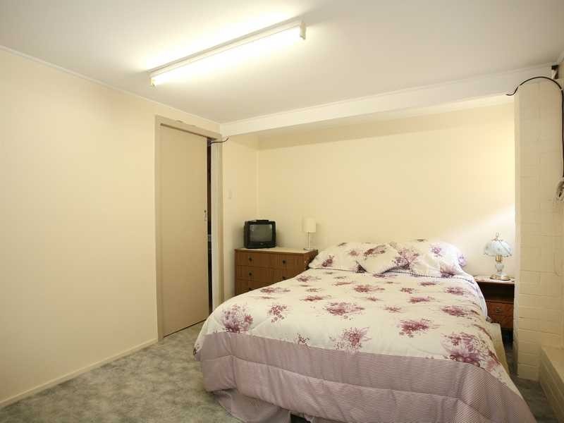 4 GLENDON CT, Kallangur QLD 4503