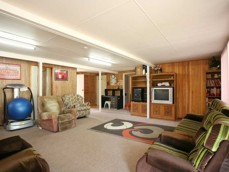 4 GLENDON CT, Kallangur QLD 4503