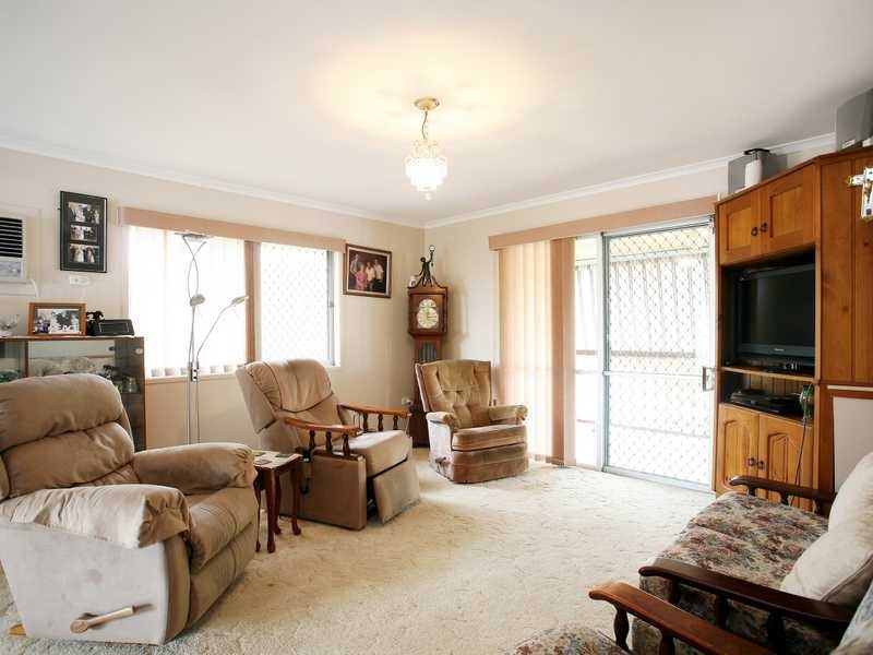 4 GLENDON CT, Kallangur QLD 4503