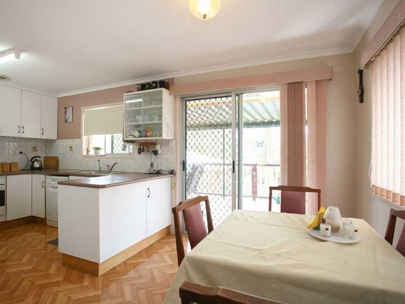 4 GLENDON CT, Kallangur QLD 4503