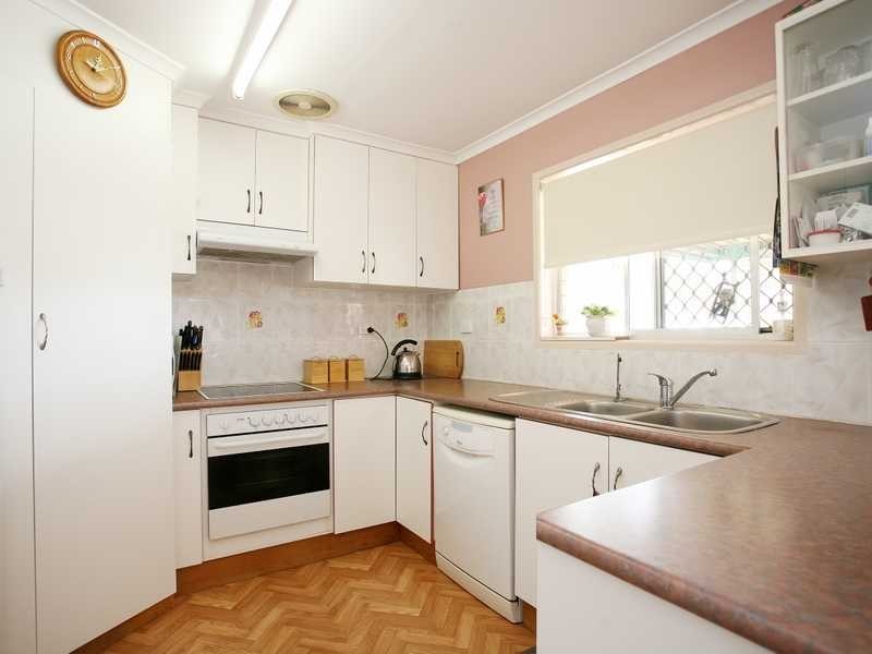 4 GLENDON CT, Kallangur QLD 4503