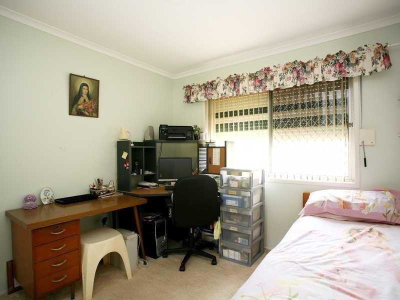 4 GLENDON CT, Kallangur QLD 4503