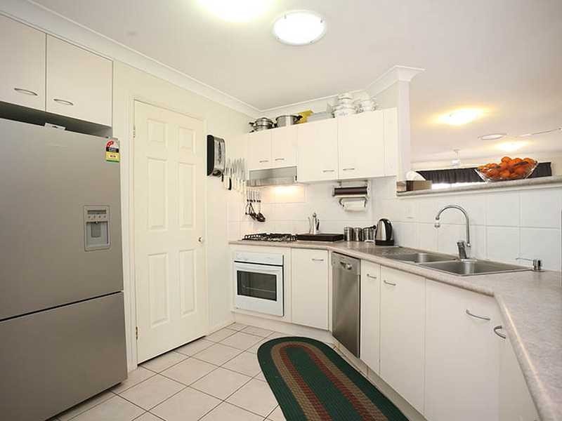 40 Winter Rd, Kallangur QLD 4503