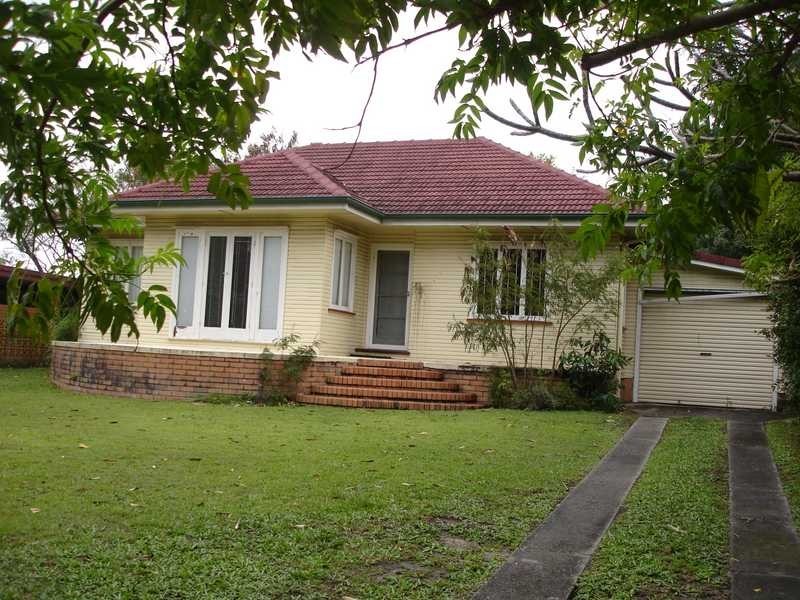 18 Portwood Street, Redcliffe QLD 4020