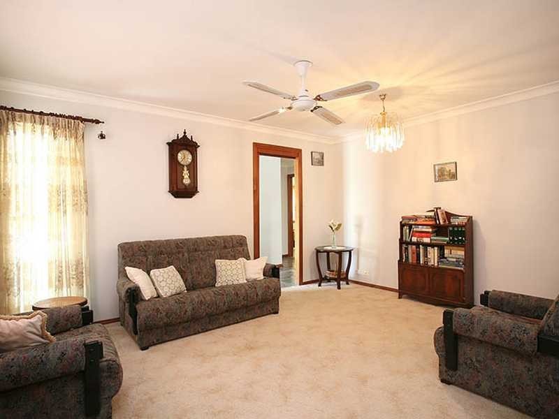 45 VOLTAIRE CR, Petrie QLD 4502