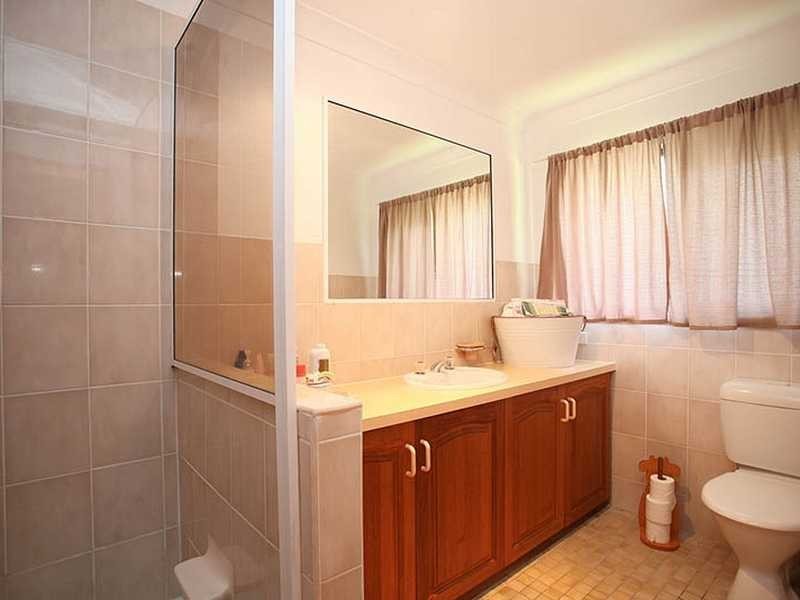 45 VOLTAIRE CR, Petrie QLD 4502