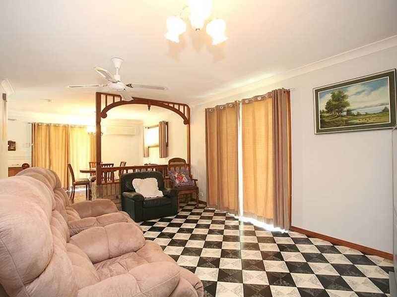 45 VOLTAIRE CR, Petrie QLD 4502