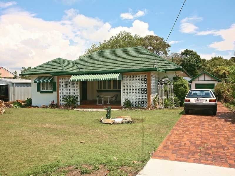 105 Southerden Street, Sandgate QLD 4017