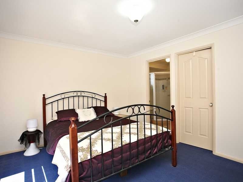 8 KALAMOUN CT, Dakabin QLD 4503