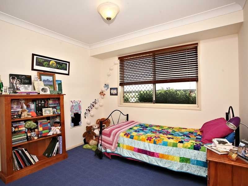 8 KALAMOUN CT, Dakabin QLD 4503