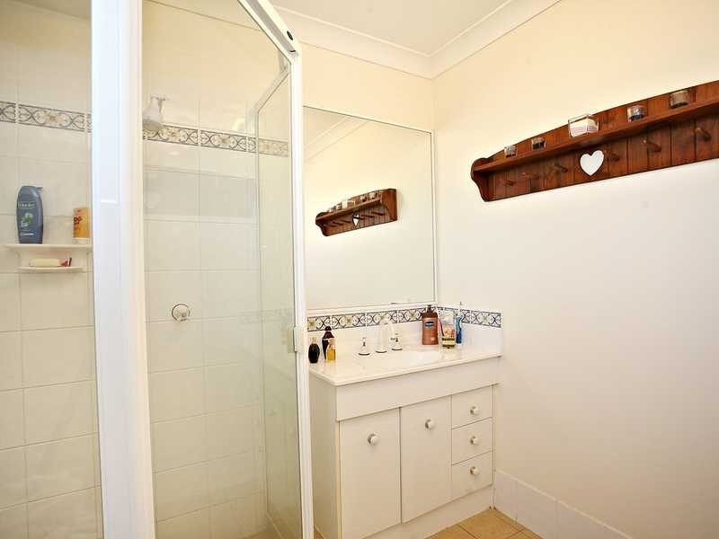 8 KALAMOUN CT, Dakabin QLD 4503