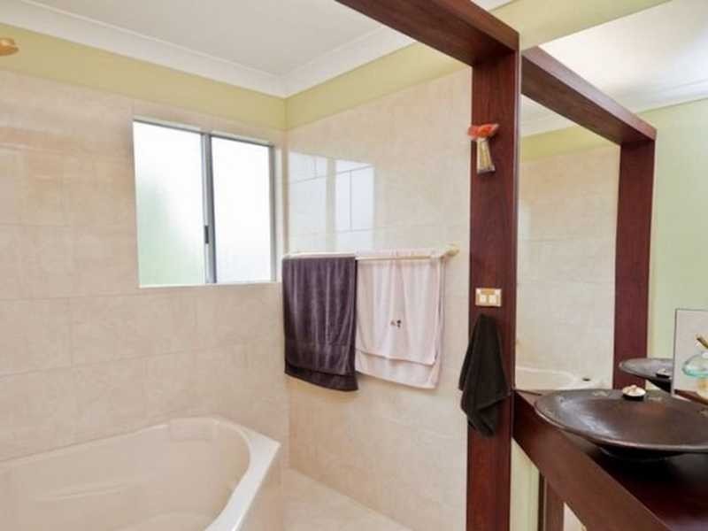 33 DAYBORO RD, Petrie QLD 4502