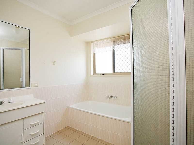 Unit 4/82 Ashmole Road, Redcliffe QLD 4020