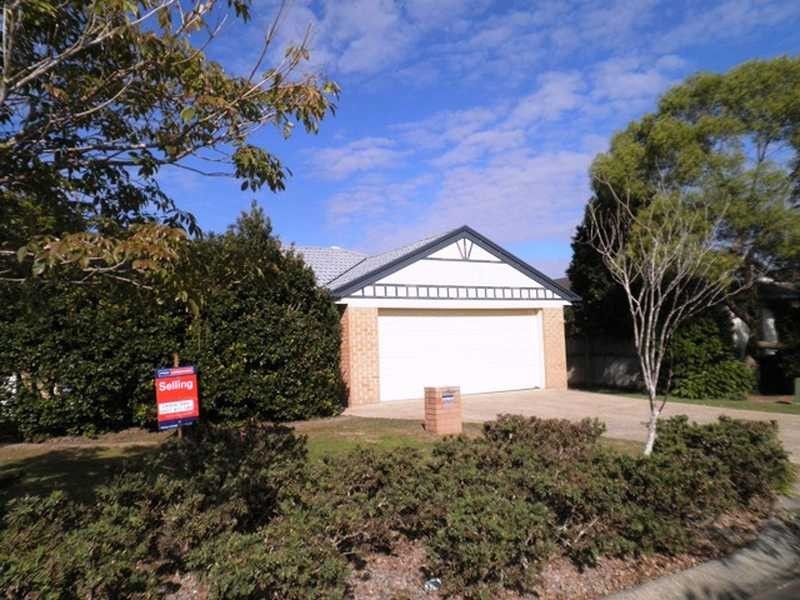 18 Whitfield Crescent, North Lakes QLD 4509