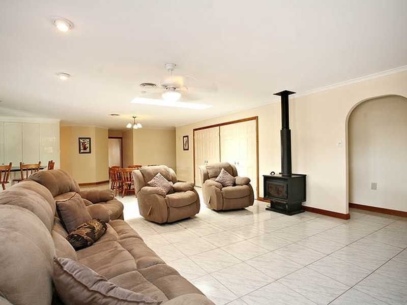 15 Kubiak Drive, Murrumba Downs QLD 4503