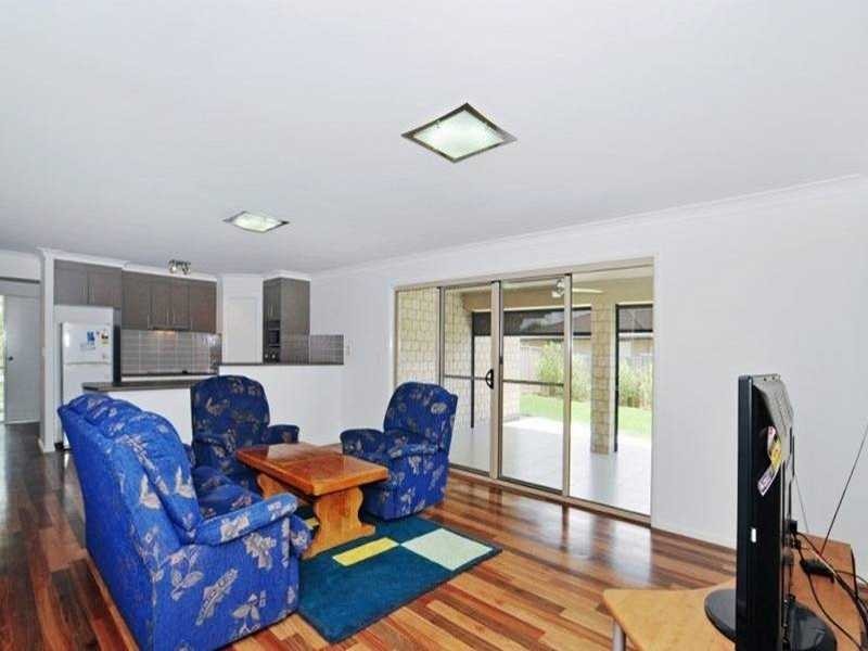 44 WHITEHORSE RD, Dakabin QLD 4503