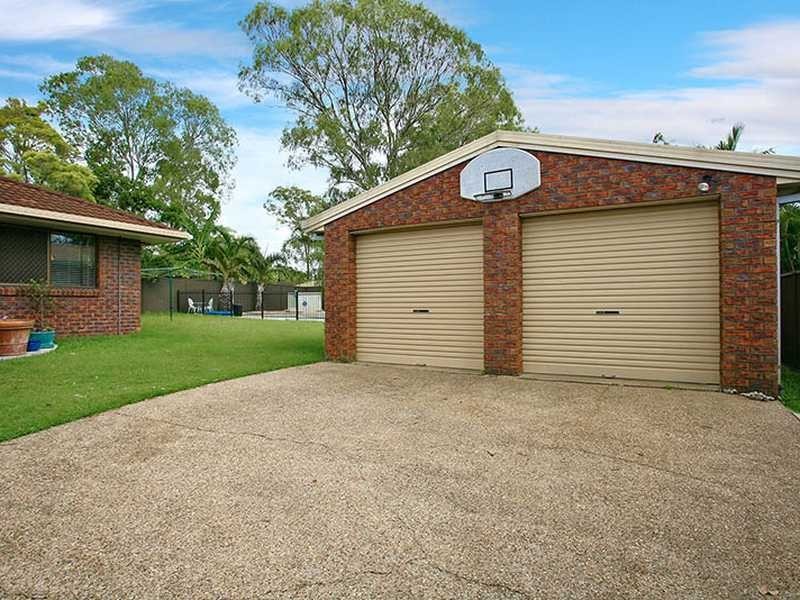 29 WOONARA DR, Petrie QLD 4502