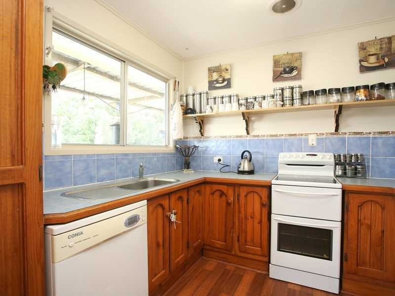 11 LADYBIRD ST, Kallangur QLD 4503