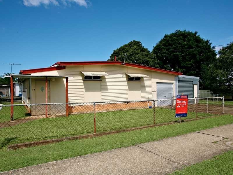 98 SCHOOL RD, Kallangur QLD 4503