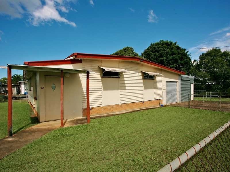 98 SCHOOL RD, Kallangur QLD 4503