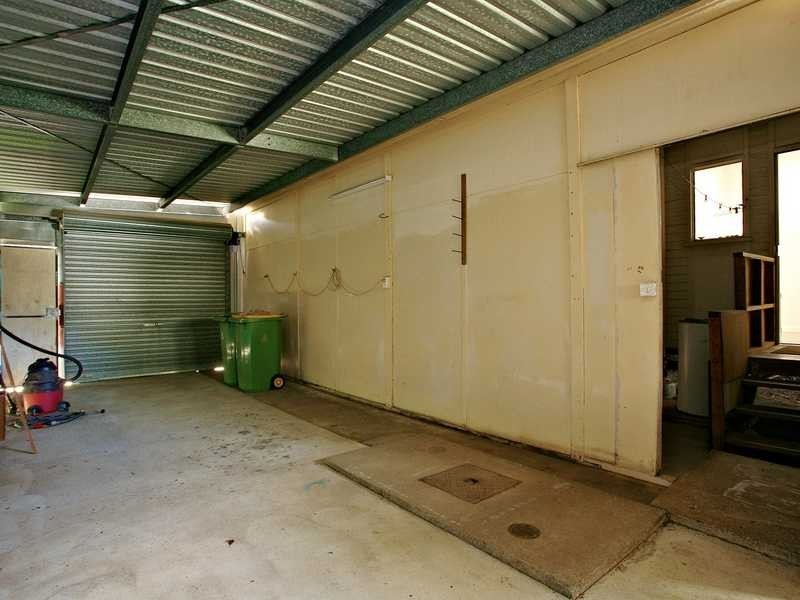 98 SCHOOL RD, Kallangur QLD 4503