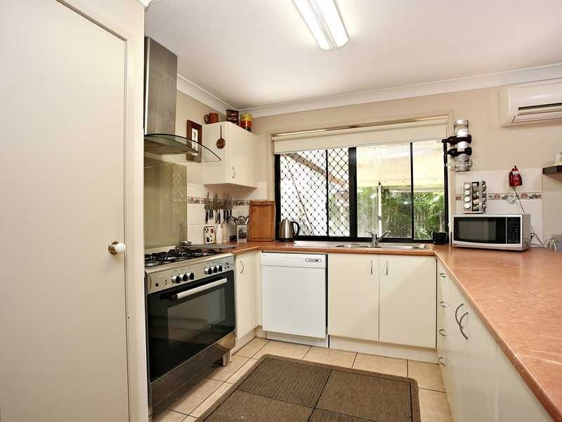 63 Whitehorse Rd, Kallangur QLD 4503