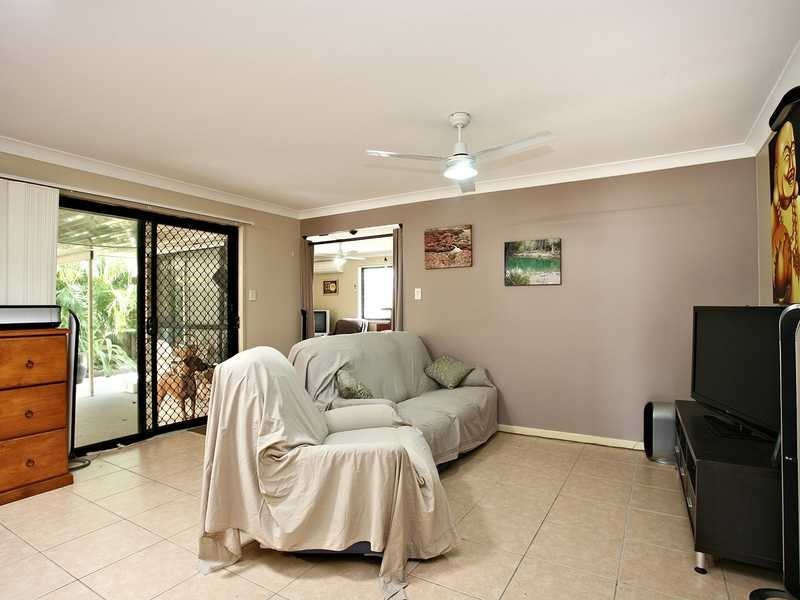 63 Whitehorse Rd, Kallangur QLD 4503