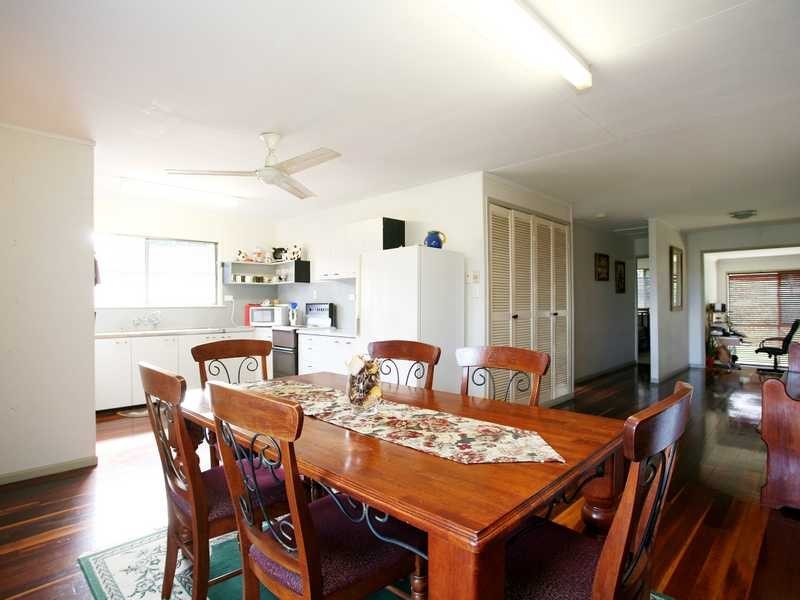 5 NARANGBA RD, Kallangur QLD 4503