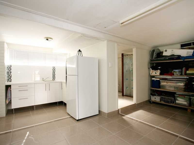 5 NARANGBA RD, Kallangur QLD 4503