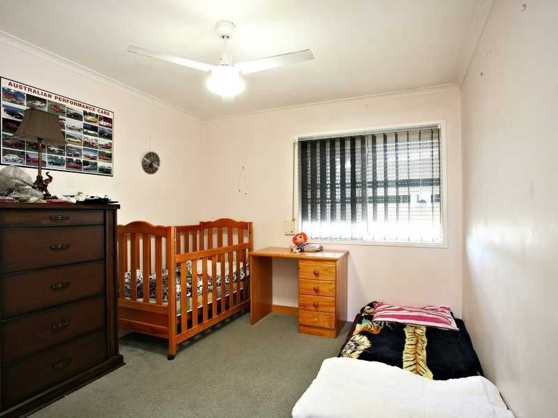 19 LINTONE ST, Kallangur QLD 4503