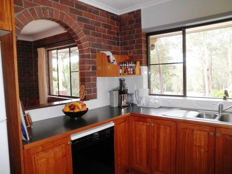 52 Whiteside Road, Whiteside QLD 4503