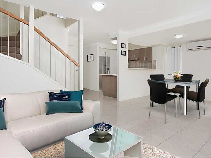 238 YOUNG RD, Narangba QLD 4504