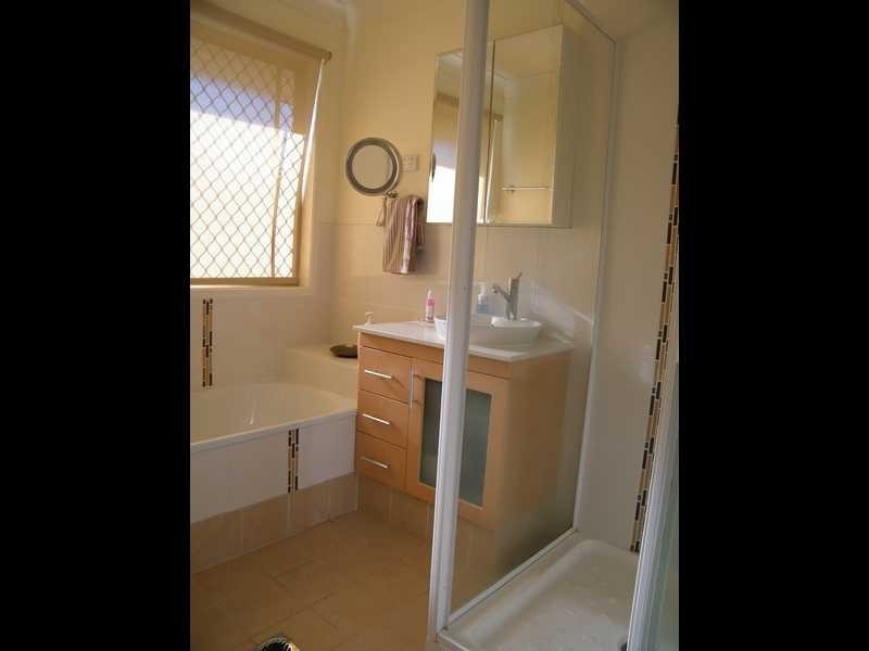 27 Winter Rd, Kallangur QLD 4503